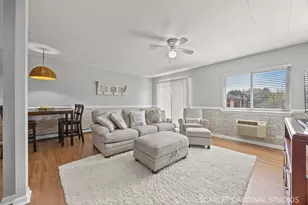 1060 N Mill St, Naperville, IL 60563 - Photo 4