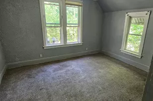 2217 Latham St, Rockford, IL 61103 - Photo 8