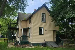 2217 Latham St, Rockford, IL 61103 - Photo 2