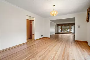 9253 S Sacramento Ave, Evergreen Park, IL 60805 - Photo 10