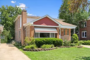 9253 S Sacramento Ave, Evergreen Park, IL 60805 - Photo 2