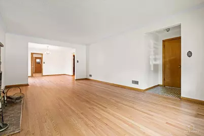 9253 S Sacramento Avenue, Evergreen Park, IL 60805 - Photo 6