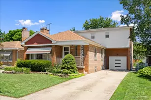 9253 S Sacramento Ave, Evergreen Park, IL 60805 - Photo 1