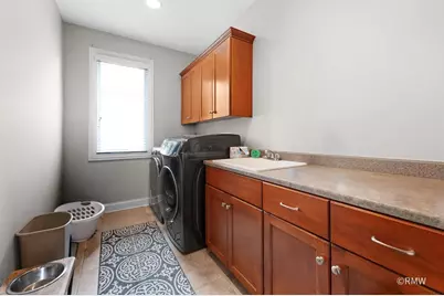 729 N 7th Avenue, Addison, IL 60101 - Photo 6