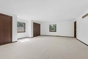 5017 Kenneth Dr, Crystal Lake, IL 60014 - Photo 12