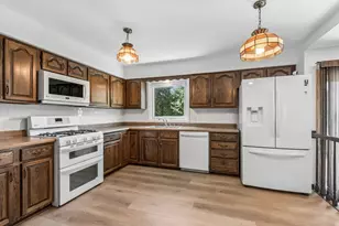 5017 Kenneth Dr, Crystal Lake, IL 60014 - Photo 8
