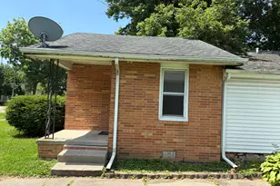 206 SW 6th St, Atlanta, IL 61723 - Photo 2