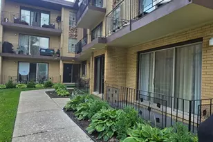 10425 S Hale Ave, Chicago, IL 60643 - Photo 2