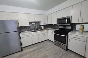 10425 S Hale Ave, Chicago, IL 60643 - Photo 4