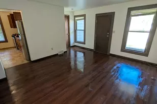 726 S Jefferson St, Woodstock, IL 60098 - Photo 4