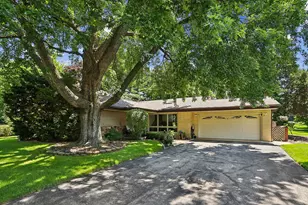 20W135 98th St, Lemont, IL 60439 - Photo 2