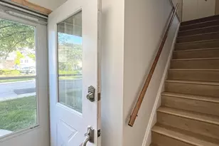 341 Jefferson Ct, Vernon Hills, IL 60061 - Photo 10