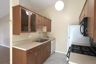 341 Jefferson Ct, Vernon Hills, IL 60061 - Photo 8