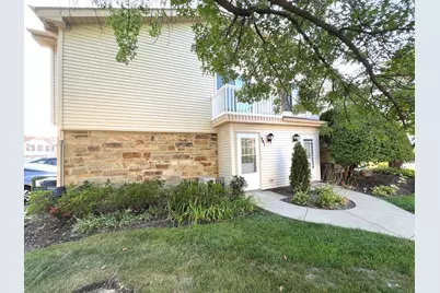 341 Jefferson Court, Vernon Hills, IL 60061 - Photo 2
