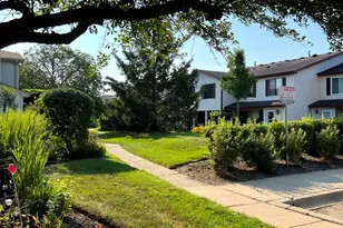 341 Jefferson Ct, Vernon Hills, IL 60061 - Photo 18