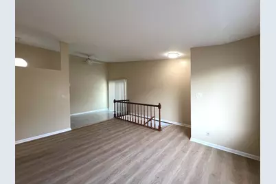 341 Jefferson Court, Vernon Hills, IL 60061 - Photo 4
