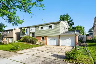 5839 Edward Dr, Oak Forest, IL 60452 - Photo 2