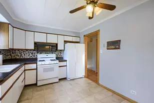 5839 Edward Dr, Oak Forest, IL 60452 - Photo 10