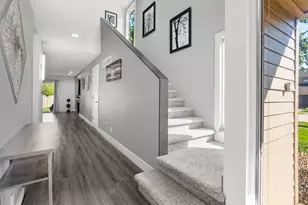 16 Briar Hill Cir, Champaign, IL 61822 - Photo 4