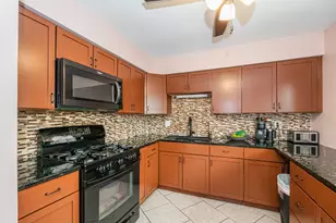810 Oakton Ave, Romeoville, IL 60446 - Photo 10