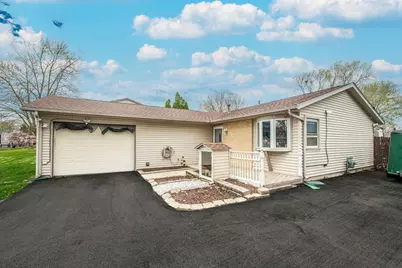 810 Oakton Avenue, Romeoville, IL 60446 - Photo 2
