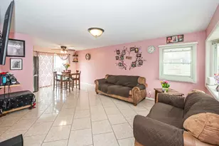 810 Oakton Ave, Romeoville, IL 60446 - Photo 4