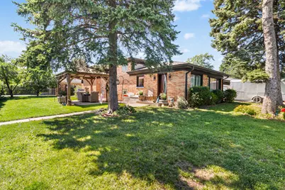 2196 Spruce Avenue, Des Plaines, IL 60018 - Photo 2