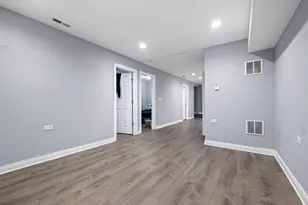 1615 S Komensky Ave, Chicago, IL 60623 - Photo 6