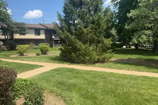 571 Somerset Ln, Crystal Lake, IL 60014 - Photo 2