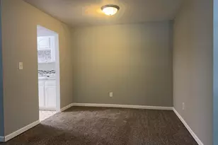 571 Somerset Ln, Crystal Lake, IL 60014 - Photo 8