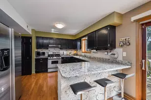 959 Hill Crest Dr, Carol Stream, IL 60188 - Photo 6