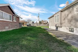 556 Forsythe Ave, Calumet City, IL 60409 - Photo 12