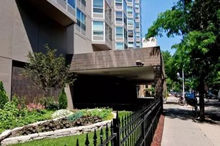 720 W Gordon Terrace, Chicago, IL 60613 - Photo 2