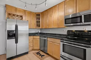 720 W Gordon Terrace, Chicago, IL 60613 - Photo 12