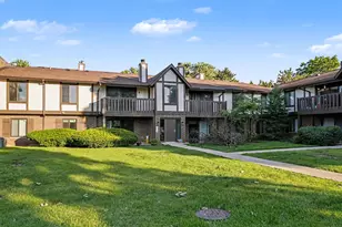 219 Uteg St, Crystal Lake, IL 60014 - Photo 1