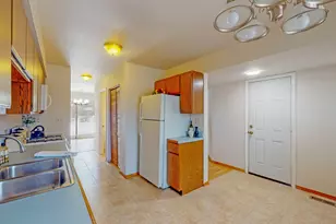 468 Minnesota Cir, Carol Stream, IL 60188 - Photo 16
