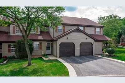 468 Minnesota Circle, Carol Stream, IL 60188 - Photo 2