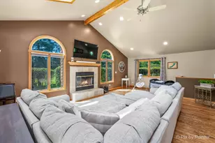 2116 N Pebble Dr, McHenry, IL 60051 - Photo 12
