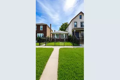 8635 S Burnham Avenue, Chicago, IL 60617 - Photo 1