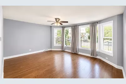 8635 S Burnham Avenue, Chicago, IL 60617 - Photo 2