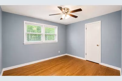 8635 S Burnham Avenue, Chicago, IL 60617 - Photo 4