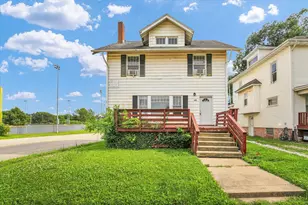 1305 W Macon St, Decatur, IL 62522 - Photo 2