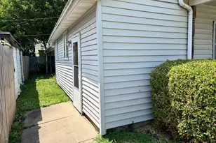 221 N George St, Clifton, IL 61727 - Photo 32