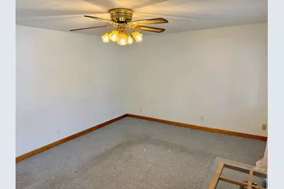 221 N George Street, Clifton, IL 61727 - Photo 4