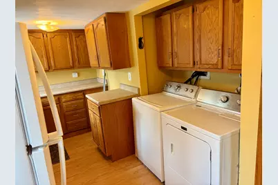 221 N George Street, Clifton, IL 61727 - Photo 10