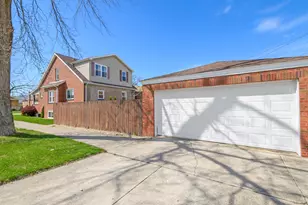 10459 S Troy St, Chicago, IL 60655 - Photo 6