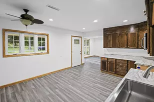274 Oaktree Ave, Salem, IL 62881 - Photo 14
