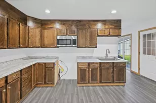 274 Oaktree Ave, Salem, IL 62881 - Photo 16