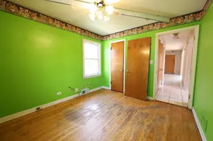 10838 S Wallace St, Chicago, IL 60628 - Photo 12