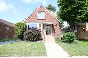 10838 S Wallace St, Chicago, IL 60628 - Photo 1